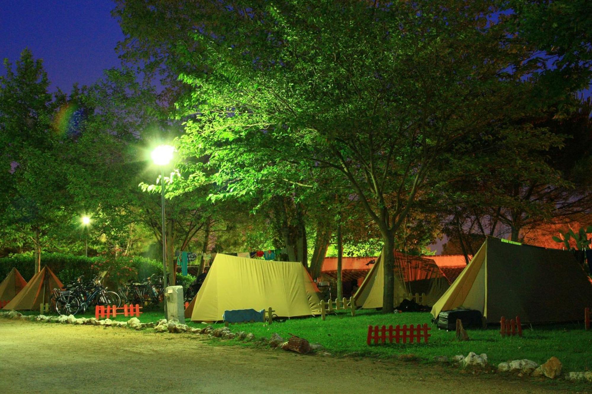 Camping Sierra De Las Nieves Yunquera エクステリア 写真
